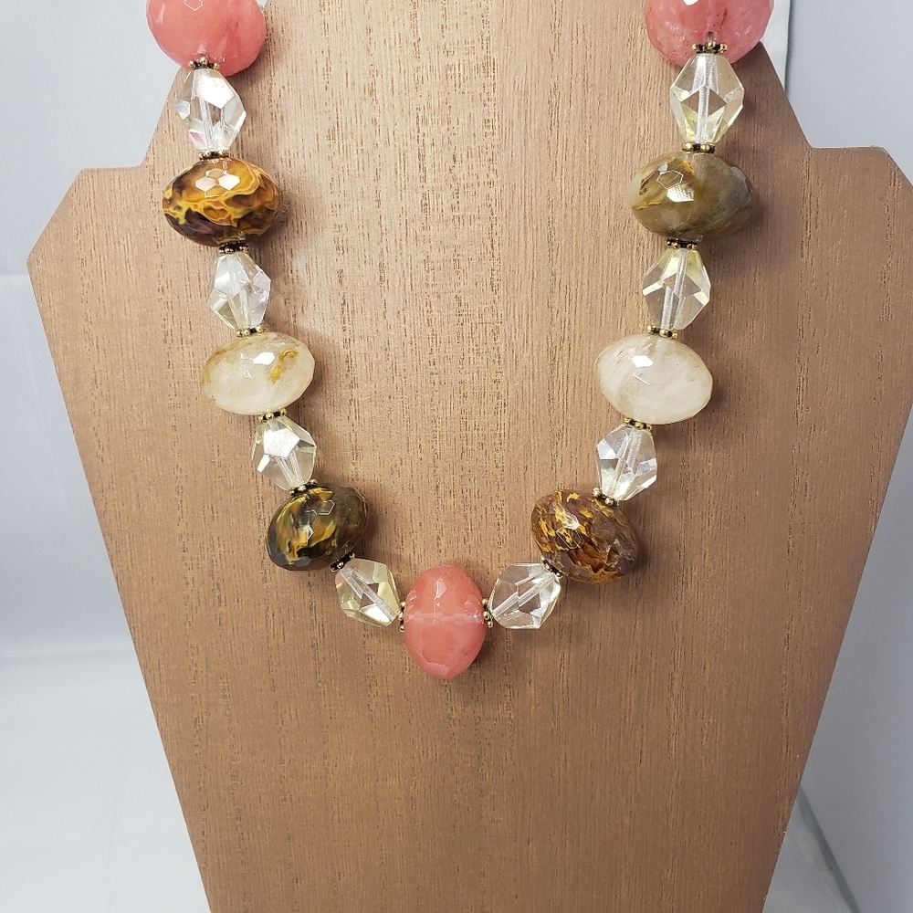 Chunky Necklace Beaded necklace. - Picture 2 of 3